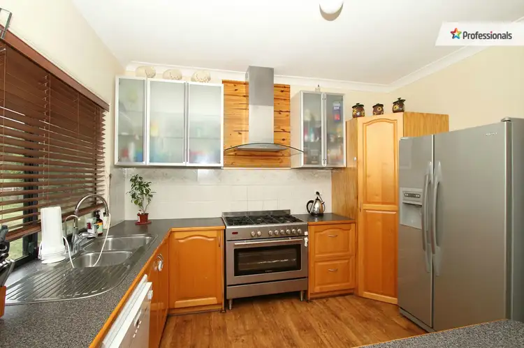 230 Bamboo Drive, Woodhill QLD 4285