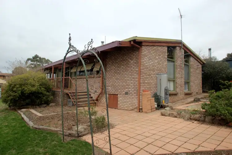9 Coobah Court, Maryborough VIC 3465