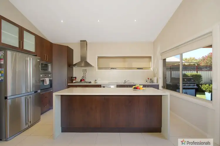 Third view of Homely house listing, 2/90 Mitchell Street, Wodonga VIC 3690