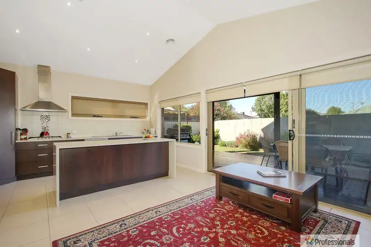 Fifth view of Homely house listing, 2/90 Mitchell Street, Wodonga VIC 3690