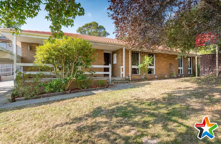 10 Meadowlark Lane, Mooroolbark VIC 3138