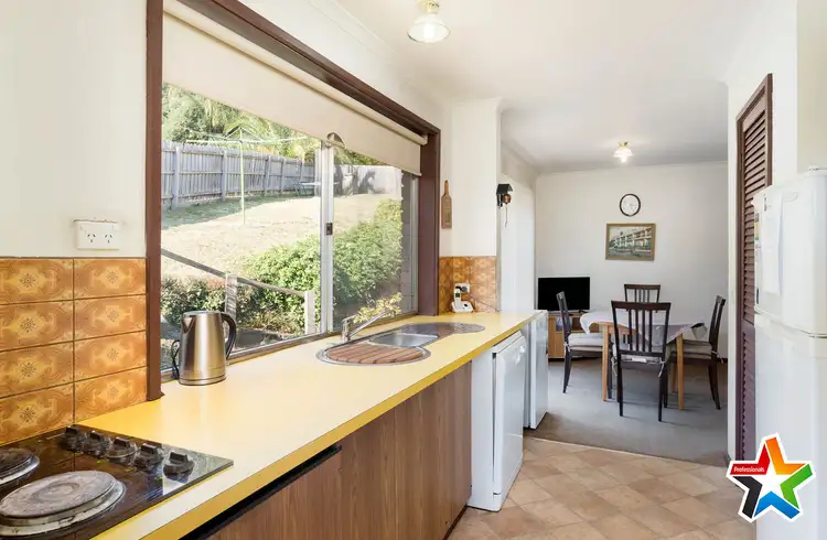 Fifth view of Homely house listing, 10 Meadowlark Lane, Mooroolbark VIC 3138