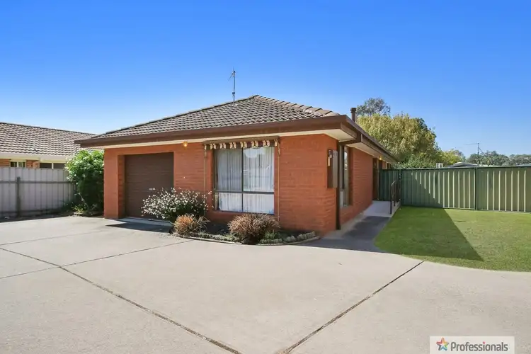 Main view of Homely house listing, 2/4 Holt Place, Wodonga VIC 3690