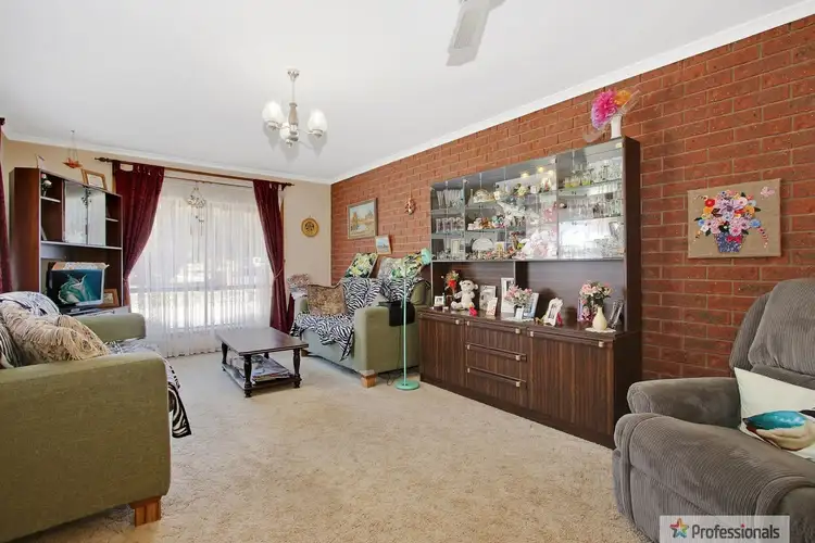 Second view of Homely house listing, 2/4 Holt Place, Wodonga VIC 3690