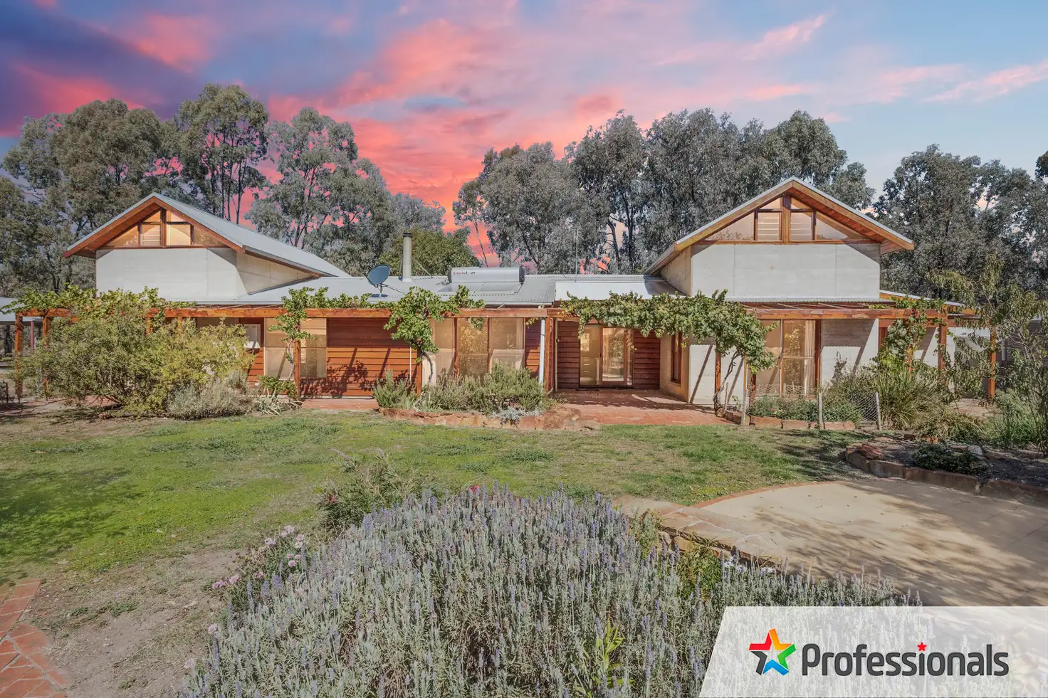 Main view of Homely house listing, 165 Eaglehawk-Neilborough Road, Eaglehawk VIC 3556