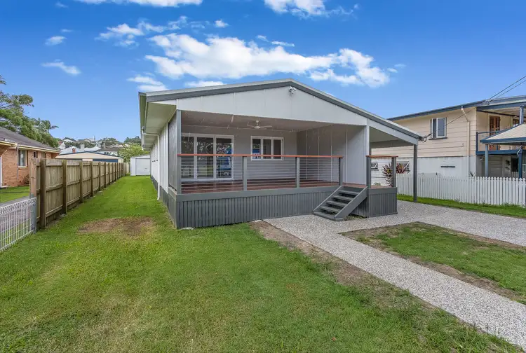 27 Kempster Street, Sandgate QLD 4017