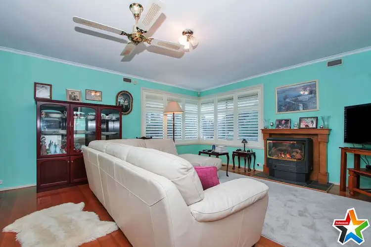 Third view of Homely house listing, 2 Croydondale Drive, Mooroolbark VIC 3138