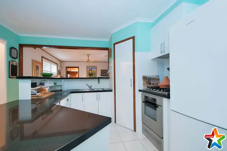 Fifth view of Homely house listing, 2 Croydondale Drive, Mooroolbark VIC 3138