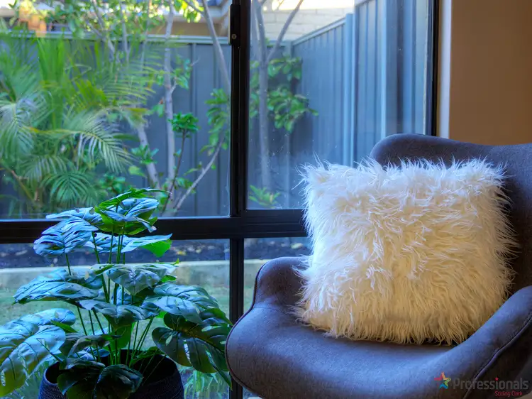 Seventh view of Homely house listing, 7 Phar Lap Road, Wattle Grove WA 6107