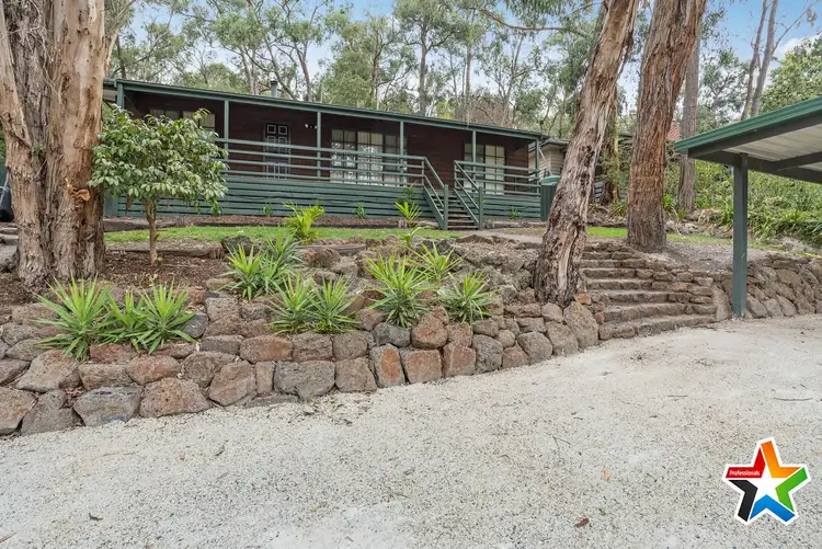 54 Commercial Road, Mount Evelyn VIC 3796