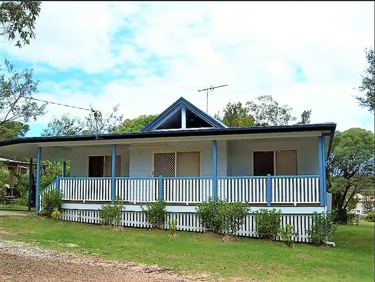 10 George Street, Macleay Island QLD 4184