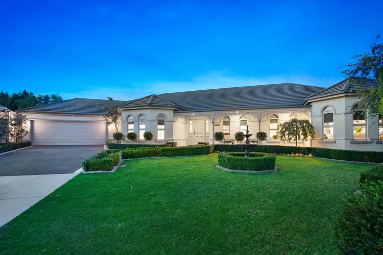 26 Sovereign Way, Hillside VIC 3037