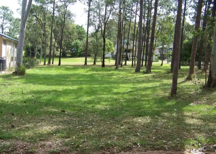 21 HELEN Parade, Lamb Island QLD 4184