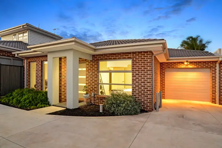 2/12 Beaumont Court, Sydenham VIC 3037