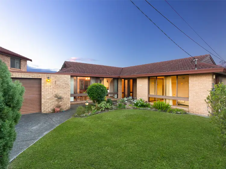 3 Jade Court, Georges Hall NSW 2198