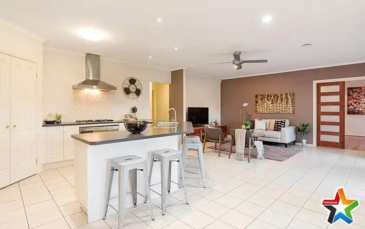 Sixth view of Homely house listing, 10 Carmella Close, Chirnside Park VIC 3116
