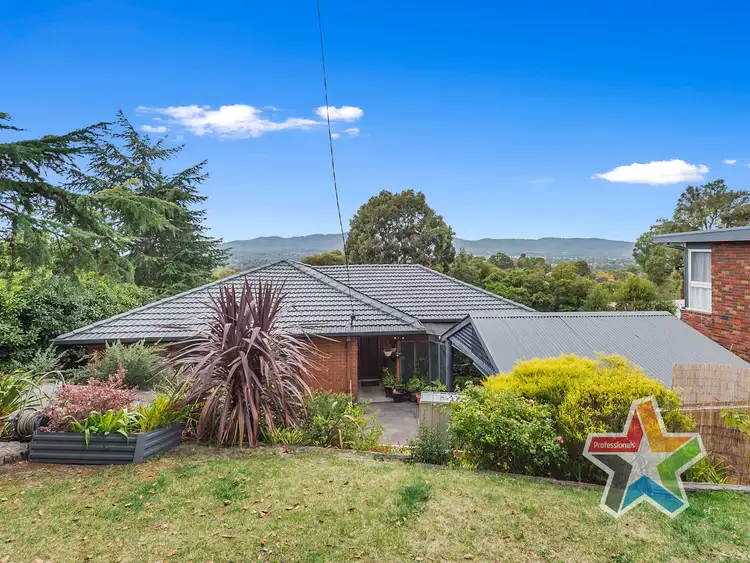 16 Richardson Road, Croydon North VIC 3136