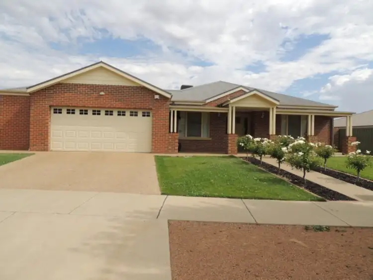 8 Plover Drive, Kialla VIC 3631