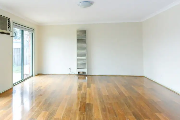 Second view of Homely house listing, 15 Laxdale Court, Kangaroo Flat VIC 3555