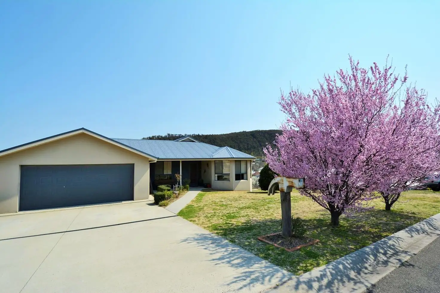 Main view of Homely house listing, 25 Henderson Place, Lithgow NSW 2790