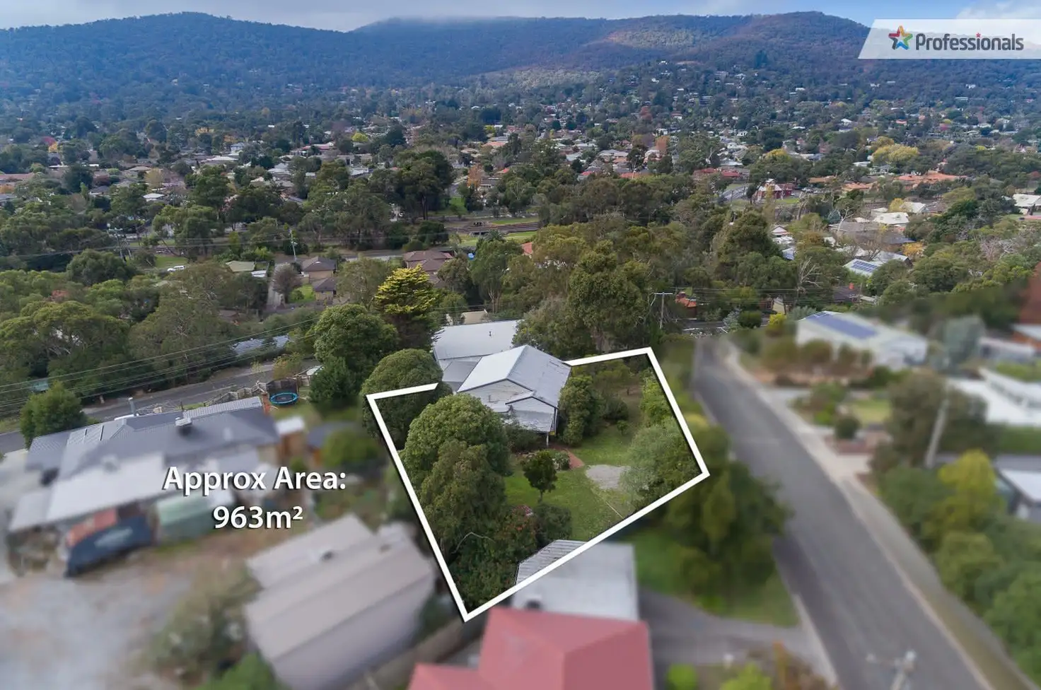 Main view of Homely house listing, 2 Hillcrest Avenue, Ferntree Gully VIC 3156