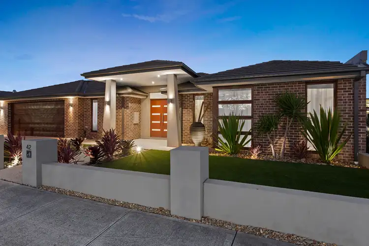42 Tasman Crescent, Taylors Lakes VIC 3038