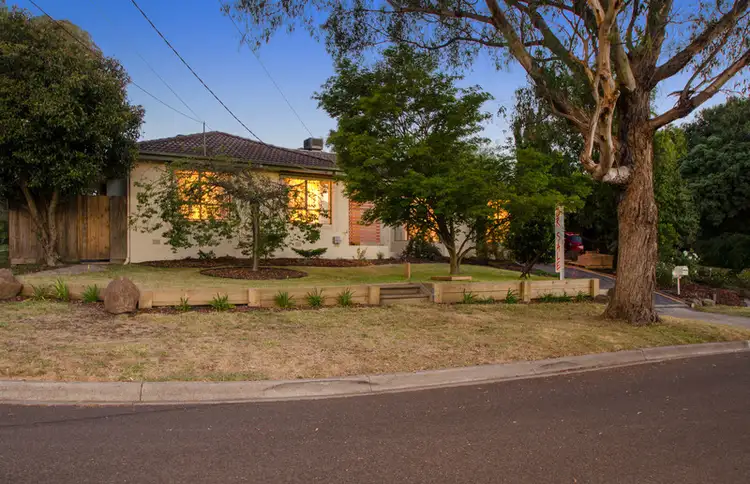 14 Blueberry Road, Mooroolbark VIC 3138