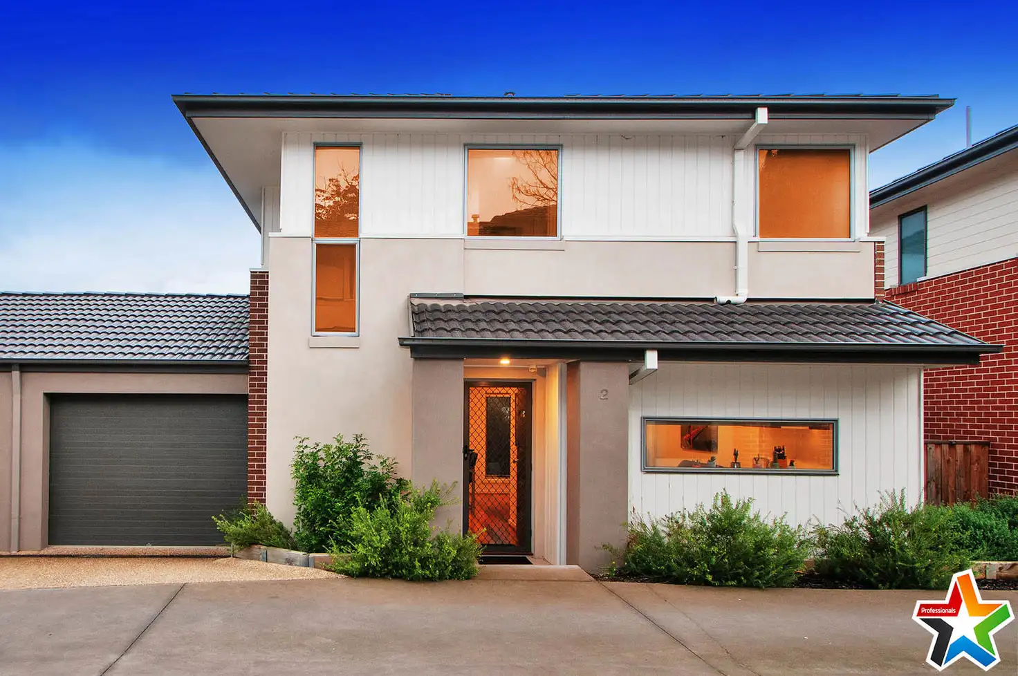 Main view of Homely townhouse listing, 2 Prestige Close, Mooroolbark VIC 3138
