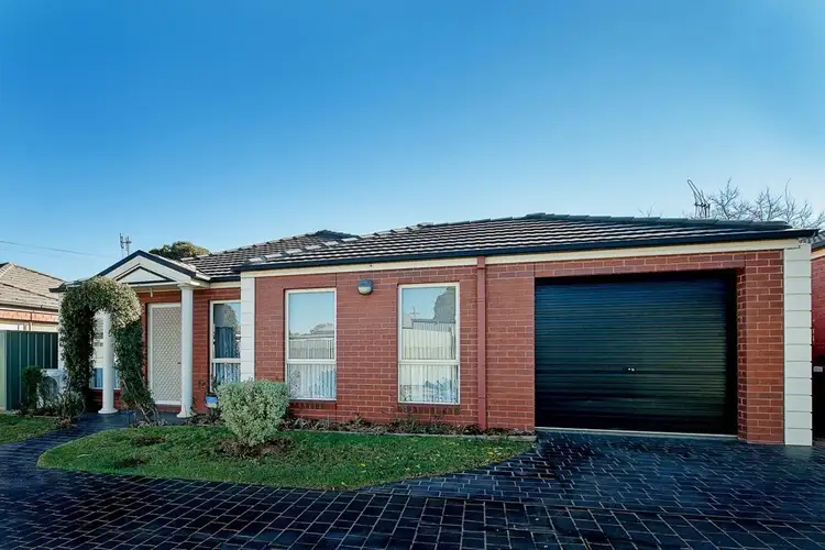 Main view of Homely unit listing, 2/141 Stradbroke Avenue, Swan Hill VIC 3585