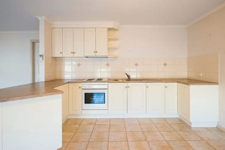 Second view of Homely unit listing, 2/141 Stradbroke Avenue, Swan Hill VIC 3585