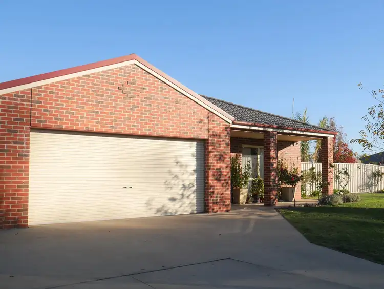 Second view of Homely house listing, 5 Walnut Court, Shepparton VIC 3630