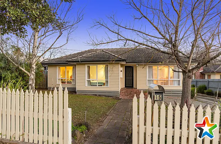 15 Kalimna Street, Mooroolbark VIC 3138