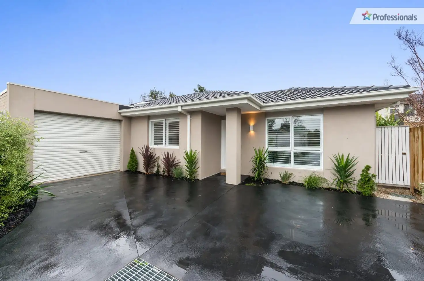 Main view of Homely unit listing, 24B Applegum Crescent, Ferntree Gully VIC 3156