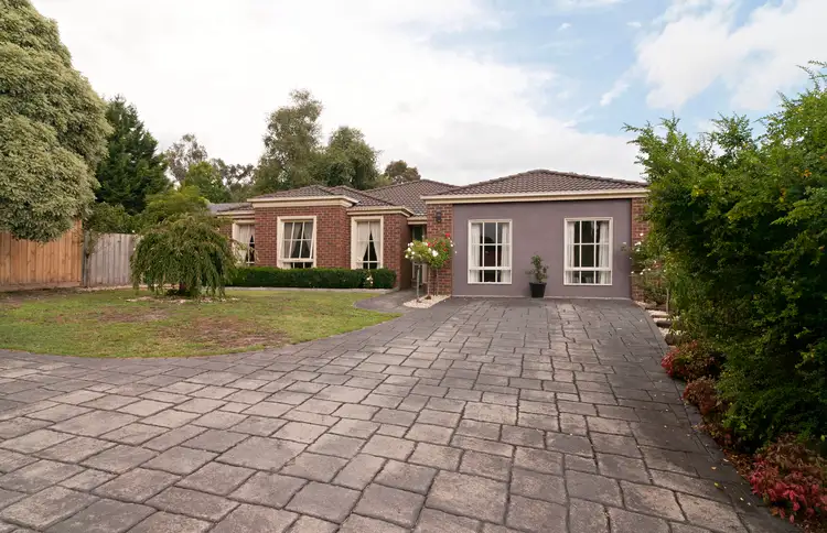 8 Kyra Close, Lilydale VIC 3140
