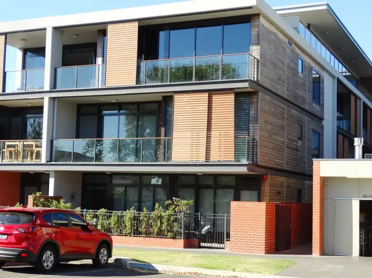 1C/18-22 Wendouree Parade, Lake Wendouree VIC 3350