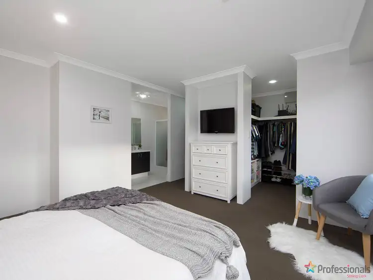 Fourth view of Homely house listing, 5 Olivine Gardens, Wattle Grove WA 6107