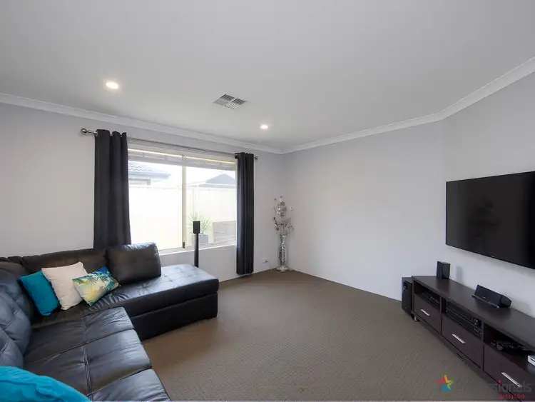 Sixth view of Homely house listing, 5 Olivine Gardens, Wattle Grove WA 6107