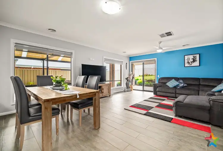 Second view of Homely house listing, 7 Pembroke Crescent, Wodonga VIC 3690