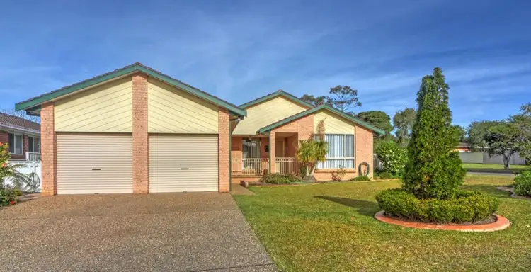 10 Ferntree Drive, Bomaderry NSW 2541