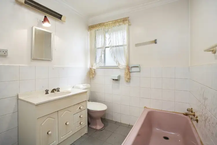 Fifth view of Homely house listing, 8 Sears Court, Colac VIC 3250