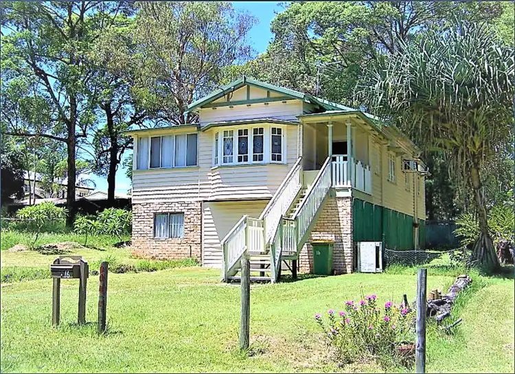 16 Noogie Street, Macleay Island QLD 4184