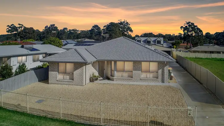 53 Holdom Road