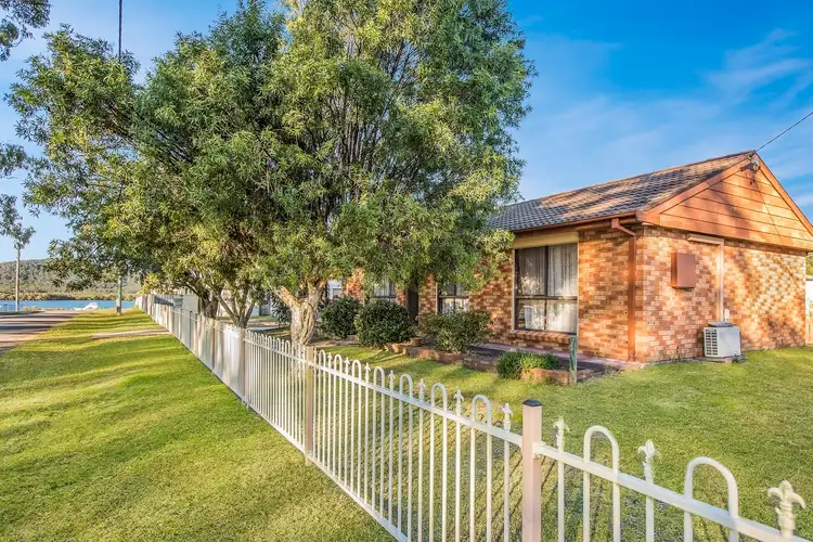 1 Sir Keith Place