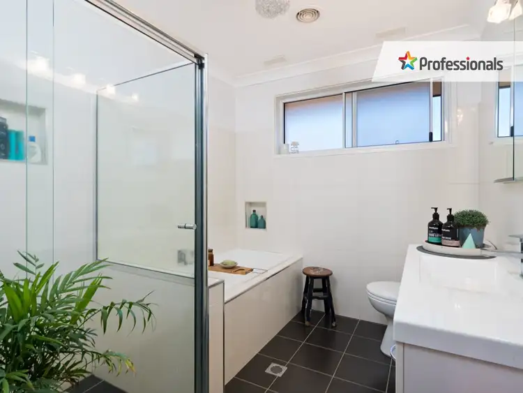 Fourth view of Homely house listing, 4 Stratford Avenue, Lake Albert NSW 2650