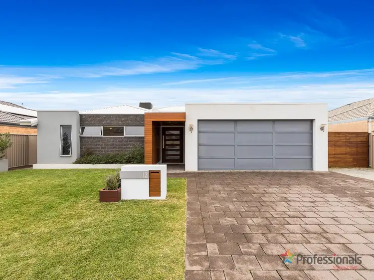 12 Dilabert Lane, Wattle Grove WA 6107