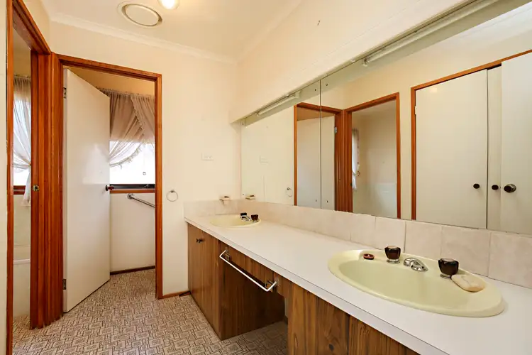 Fifth view of Homely house listing, 11 Narong Place, Keilor Downs VIC 3038