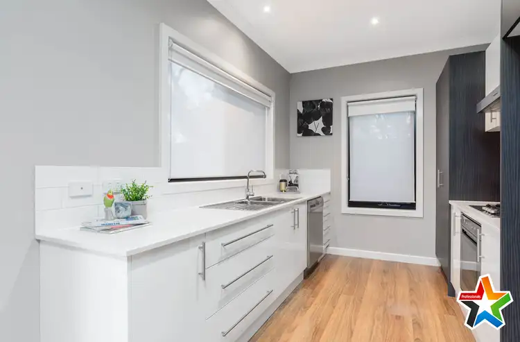 Sixth view of Homely house listing, 2/71 Hull Road, Croydon VIC 3136