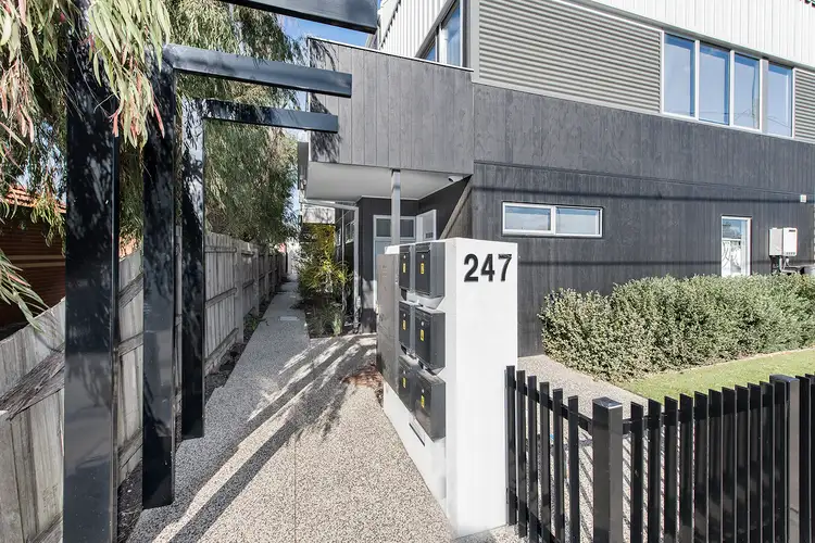 2/247 Williamstown Road, Yarraville VIC 3013