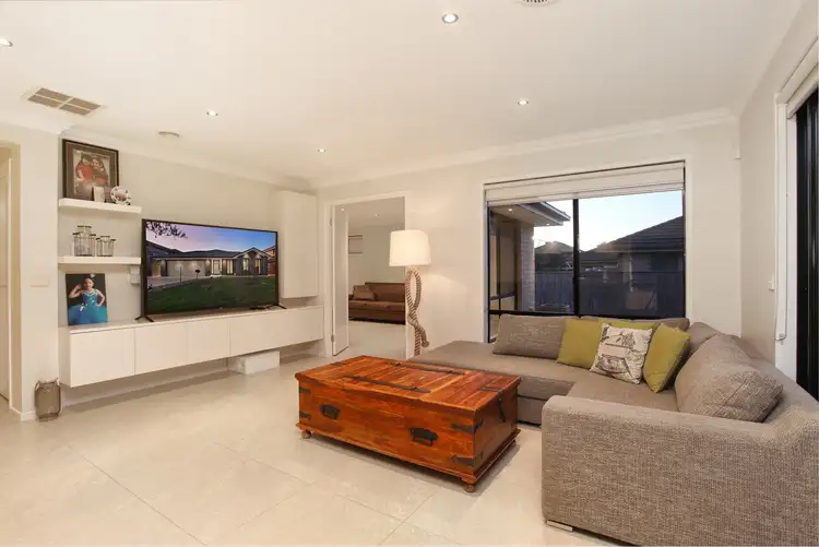 Fourth view of Homely house listing, 5 Manhattan Close, Sanctuary Lakes VIC 3030