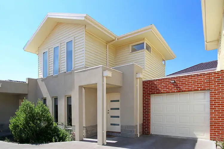 Main view of Homely townhouse listing, 2/53 Saratoga Crescent, Keilor Downs VIC 3038